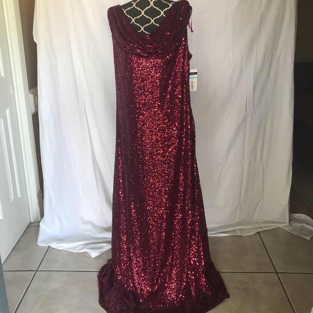 CACHET MAROON FULL SEQUIN EVENING GOWN NWT